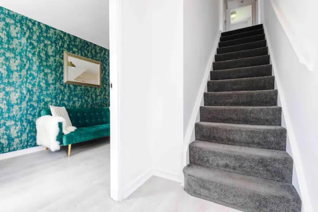מנצ'סטר Spacious 5 Bedroom Home Hosted By Mcr Dens מראה חיצוני תמונה
