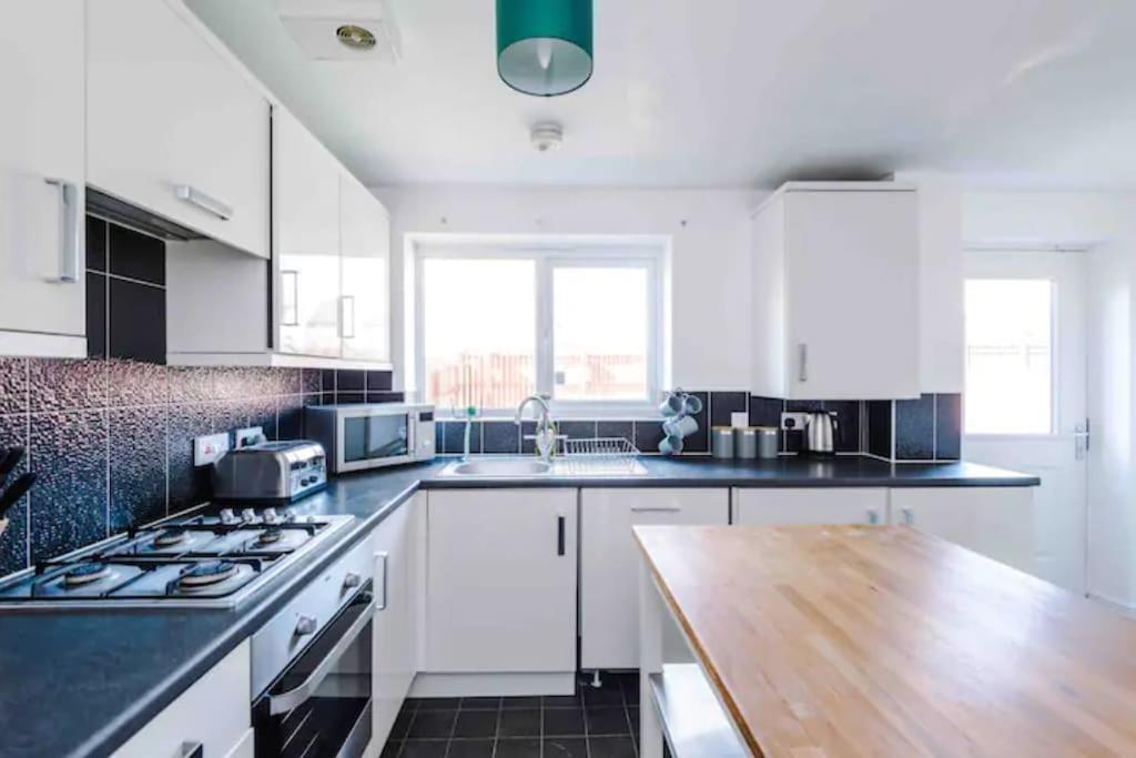 מנצ'סטר Spacious 5 Bedroom Home Hosted By Mcr Dens מראה חיצוני תמונה