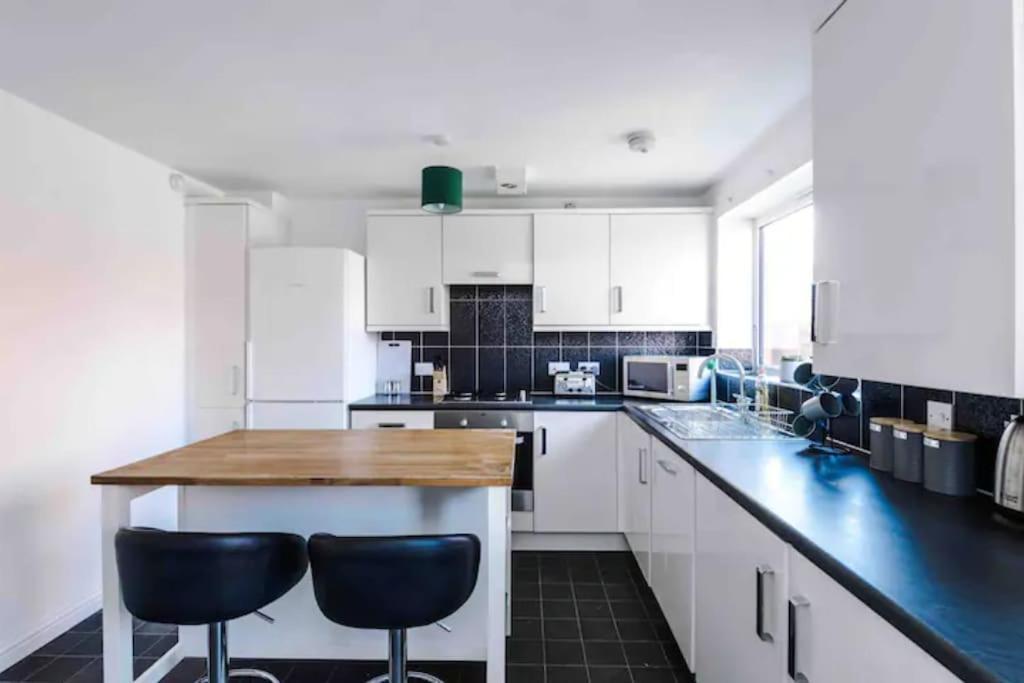 מנצ'סטר Spacious 5 Bedroom Home Hosted By Mcr Dens מראה חיצוני תמונה